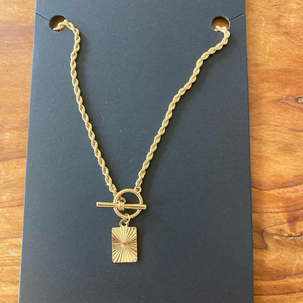 Simons Pendant Necklace